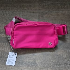 Lululemon Everywhere Belt Bag